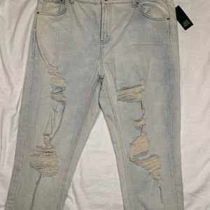 Women's Super-High Rise Distressed Taper
Mom Jeans - Wild Fable Light Wash